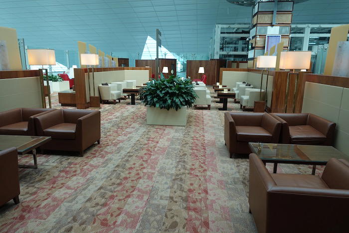 emirates-business-class-lounge-dubai-27