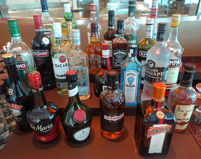emirates-business-class-lounge-dubai-40