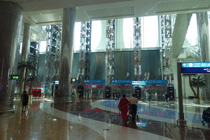 emirates-business-class-lounge-dubai-5