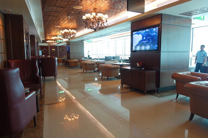 emirates-business-class-lounge-dubai-52