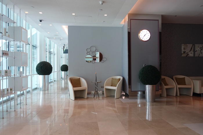 emirates-business-class-lounge-dubai-58