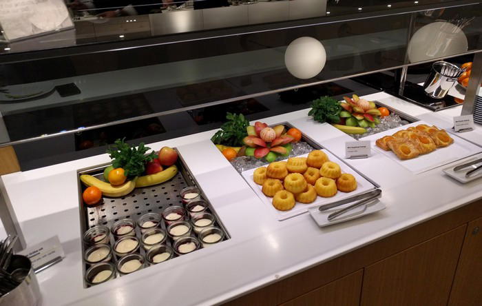 LufthansaSenatorLoungeFrankfurtA0008