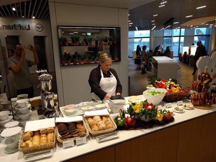 LufthansaSenatorLoungeFrankfurtA0013