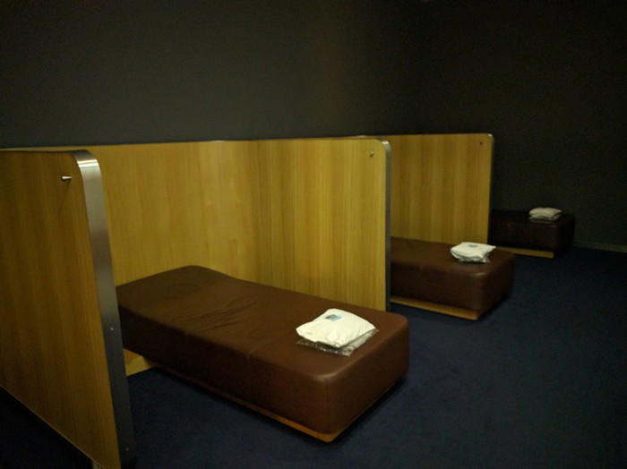 LufthansaSenatorLoungeFrankfurtA0017