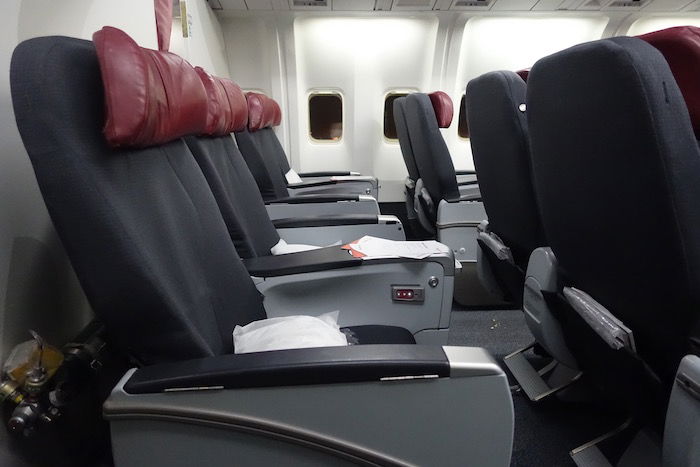 Premium Economy Business Class - Air Canada Rouge Premium Rouge Flight  Review — DISTANT POINTS