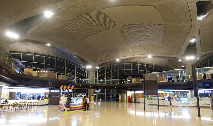 royal-jordanian-lounge-amman-airport-10