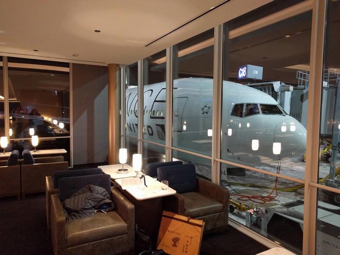 UnitedPolarisLoungeChicago0102