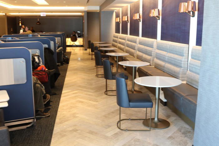 UnitedPolarisLoungeChicago0501