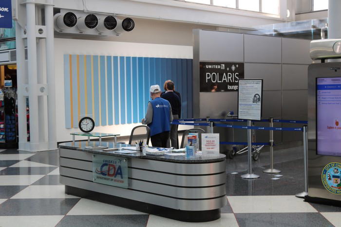 UnitedPolarisLoungeChicago0503