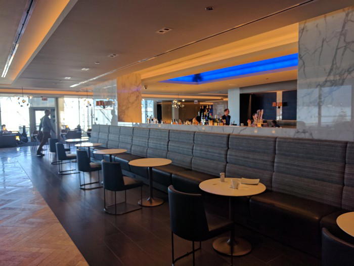 UnitedPolarisLoungeChicago0511