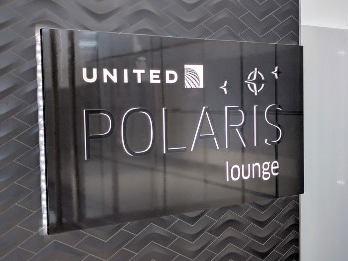 UnitedPolarisLoungeChicago0522