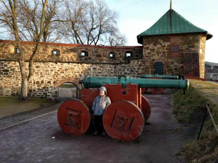 akershus fortress cannon