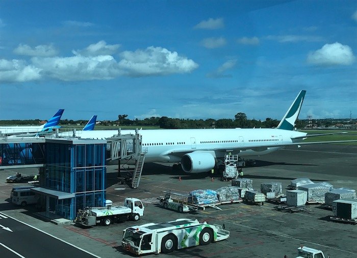 Cathay-Pacific-777-Business-Class - 1