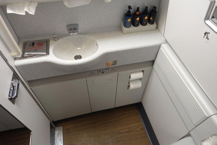 EVA-Air-Business-Class-777 - 40