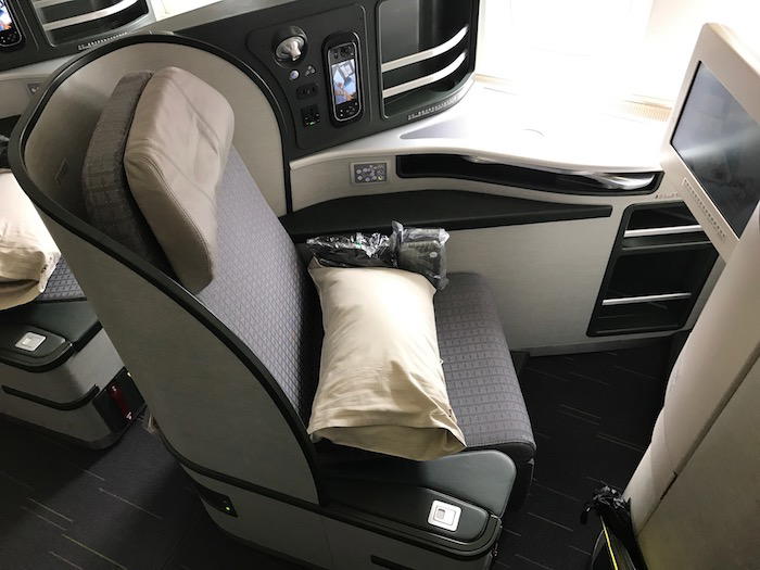 EVA-Air-Business-Class-777 - 5