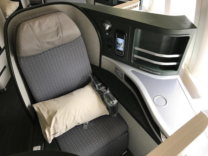 EVA-Air-Business-Class-777 - 6