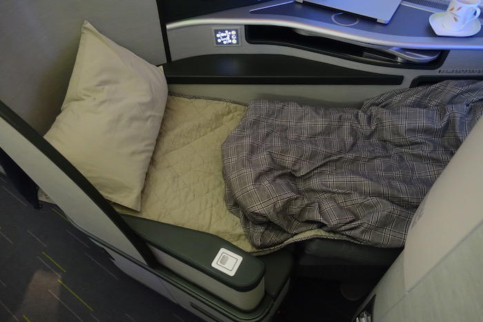 EVA-Air-Business-Class-777 - 72