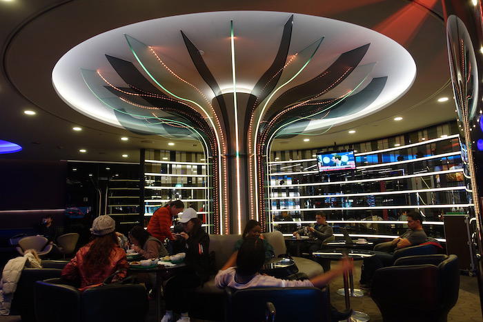 EVA-Air-Lounge-Taipei-Airport - 16