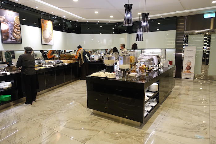 EVA-Air-Lounge-Taipei-Airport - 19