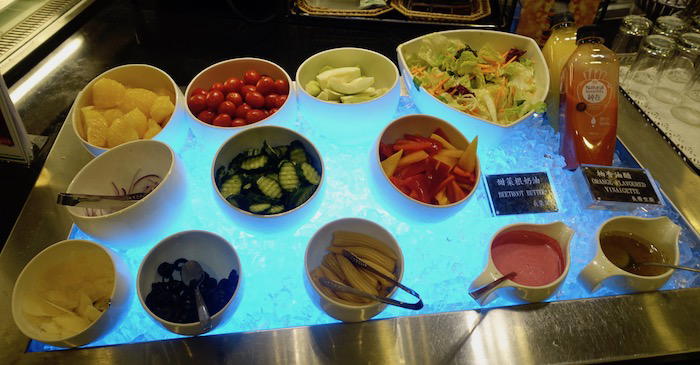 EVA-Air-Lounge-Taipei-Airport - 26