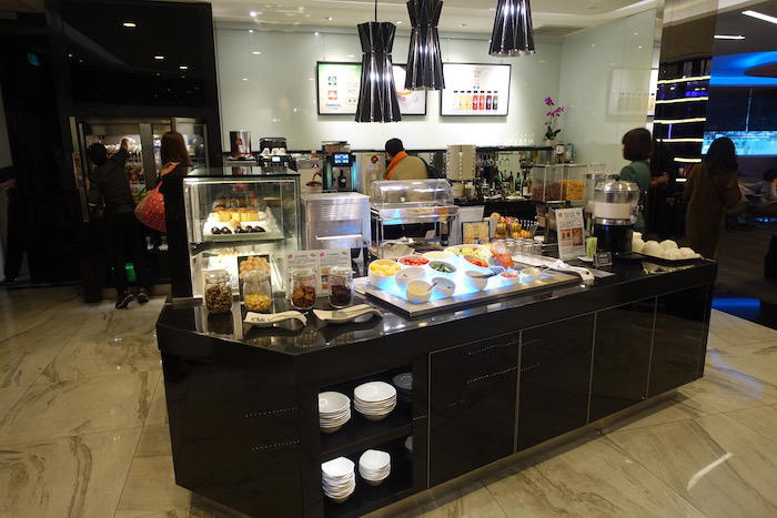 EVA-Air-Lounge-Taipei-Airport - 36