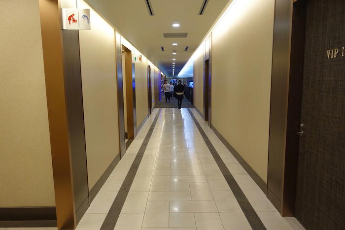 EVA-Air-Lounge-Taipei-Airport - 40