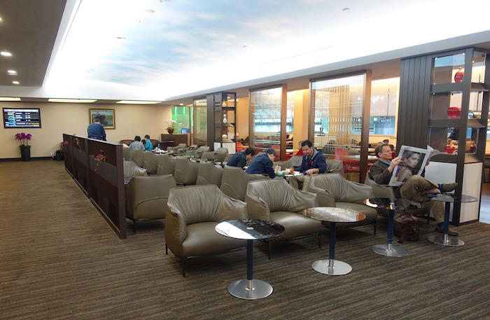 EVA-Air-Lounge-Taipei-Airport - 42