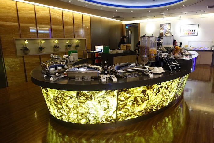 EVA-Air-Lounge-Taipei-Airport - 46