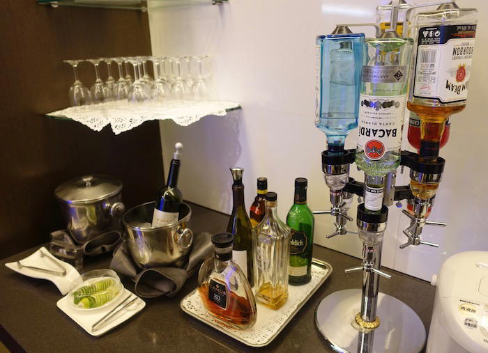 EVA-Air-Lounge-Taipei-Airport - 53