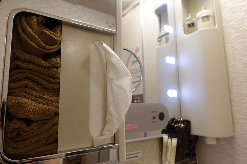 Emirates-777-first-class-14