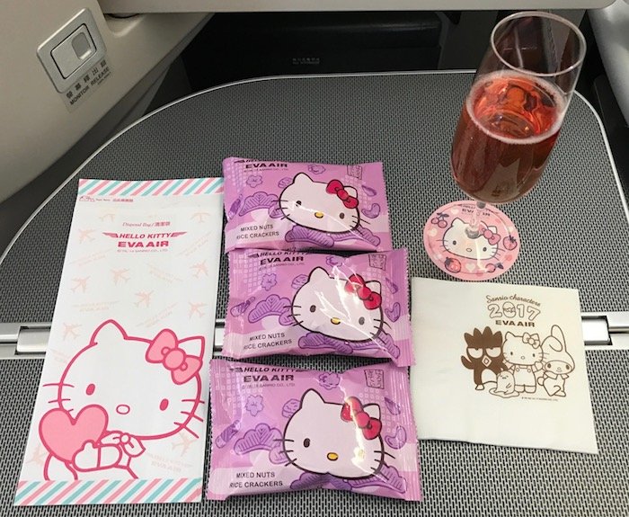 Hello-Kitty-Plane - 6