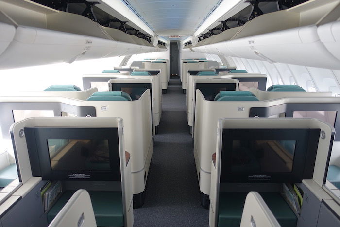 Korean-Air-747-Business-Class - 1