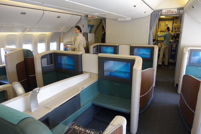 Korean-Air-777-Business-Class - 2