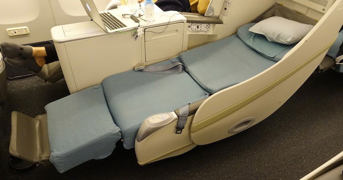 Korean-Air-777-Business-Class - 6