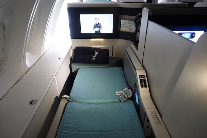 Korean-Air-Business-Class-747-8 - 72