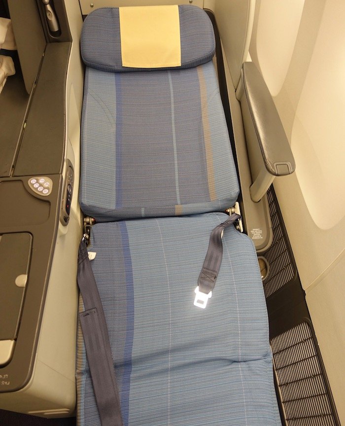Philippine-Airlines-Business-Class-777 - 47