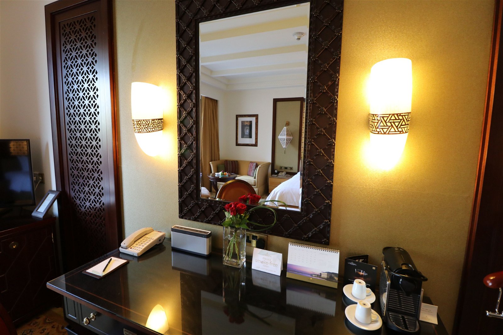 Deluxe room at the Shangri-La Barr Al Jissah Resort