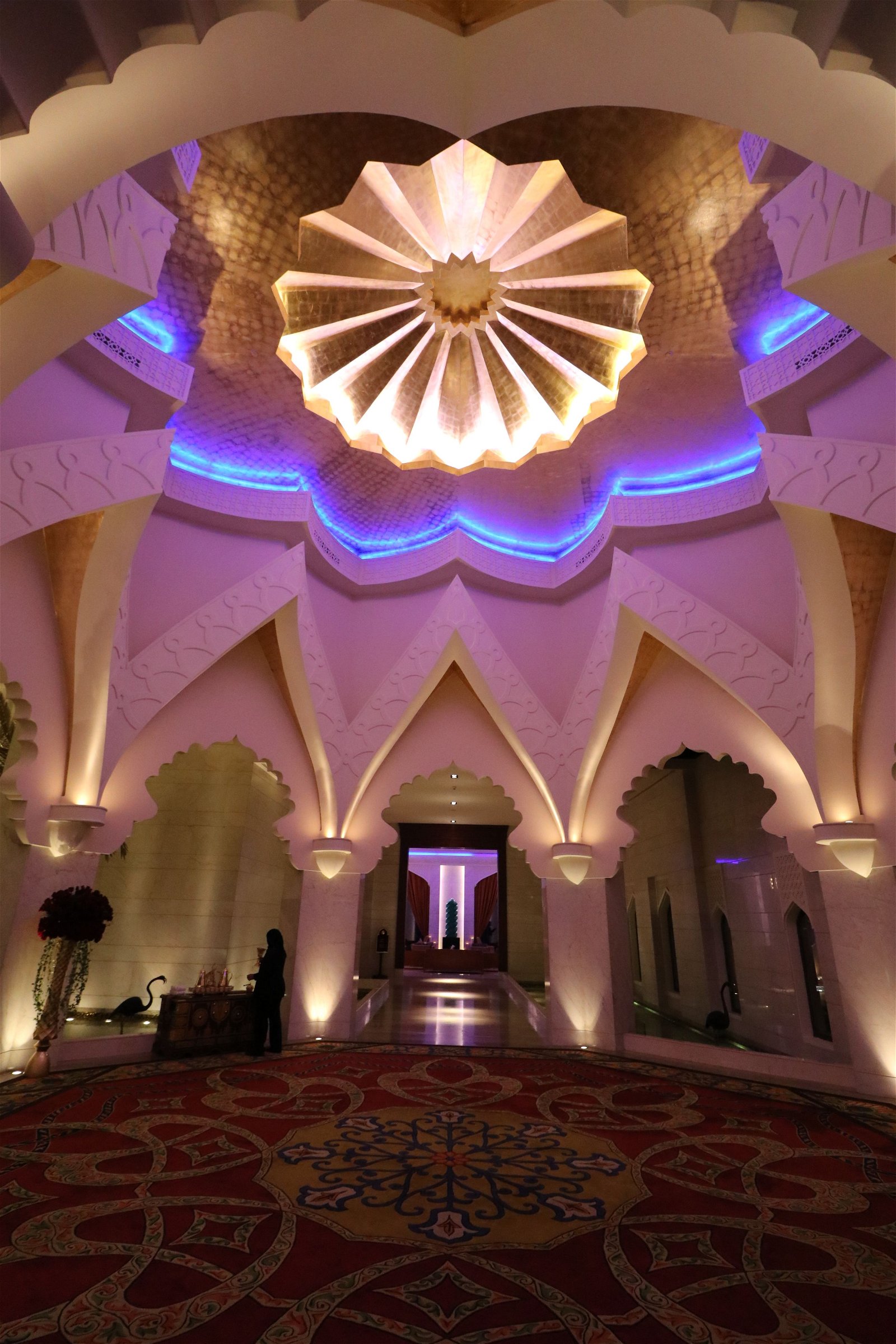 Shangri-La Barr Al Jissah Resort ceiling
