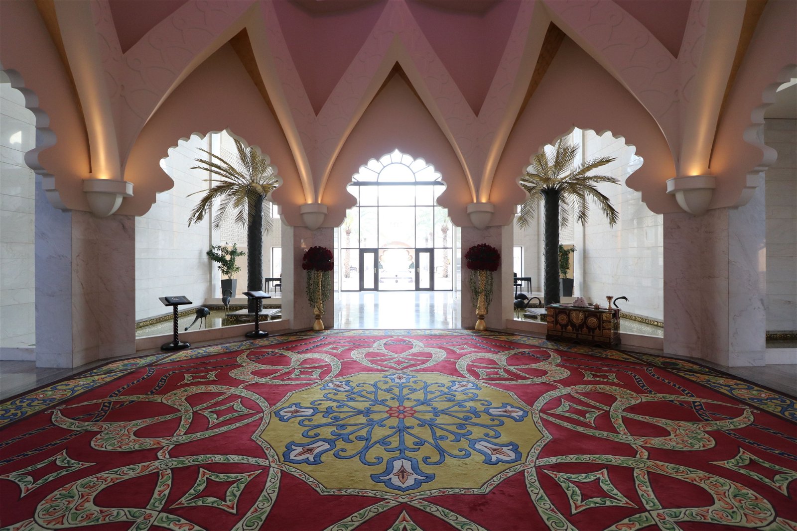Shangri-La Barr Al Jissah Resort entryway