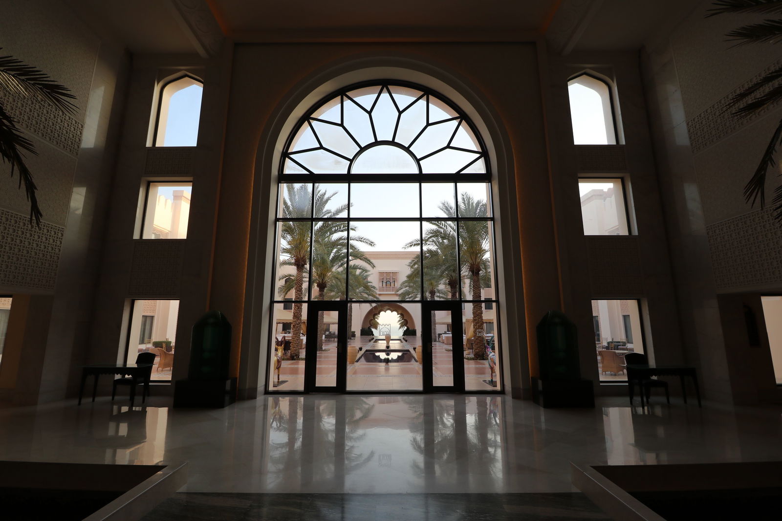 Shangri-La Barr Al Jissah Resort courtyard