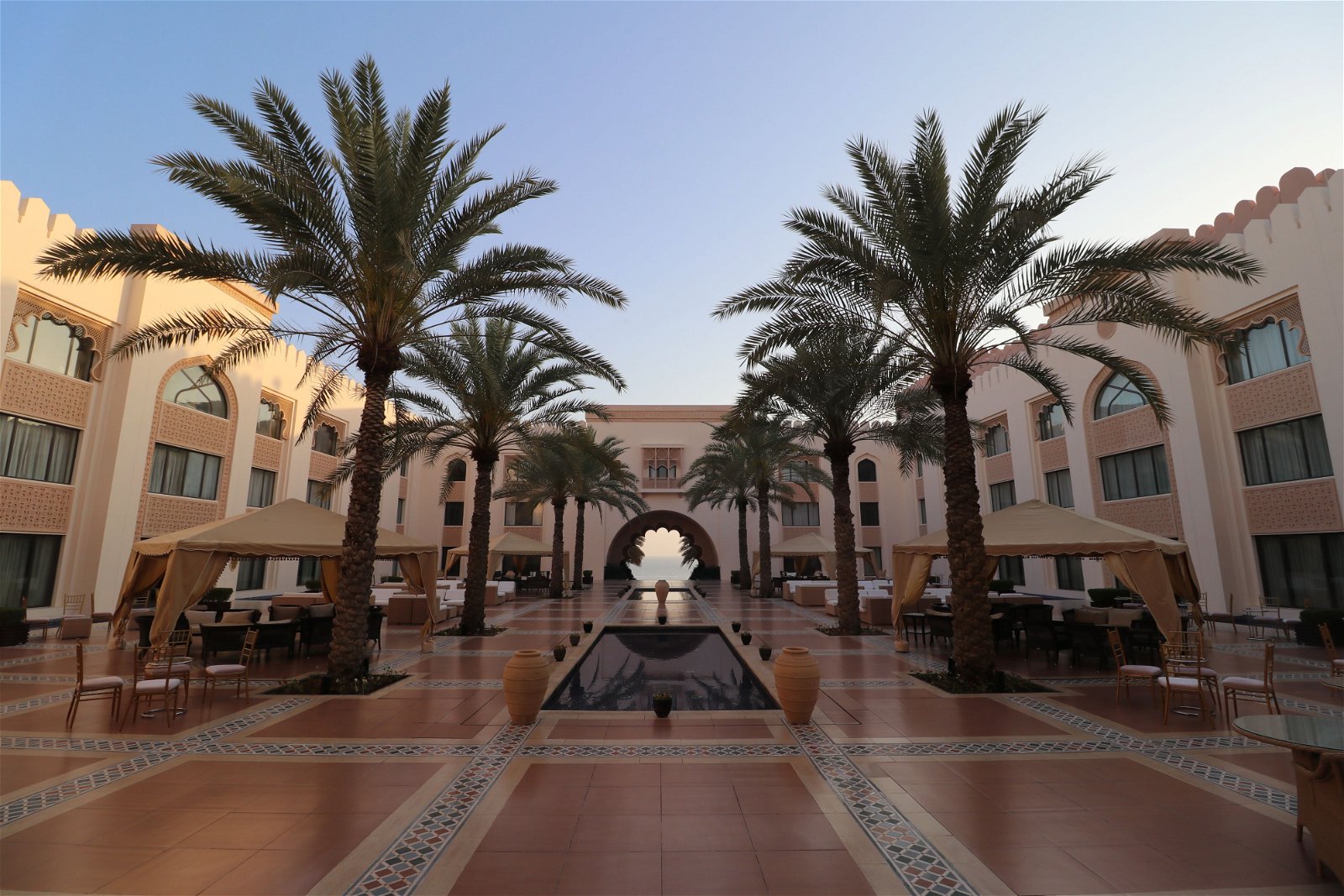 Shangri-La Barr Al Jissah Resort courtyard