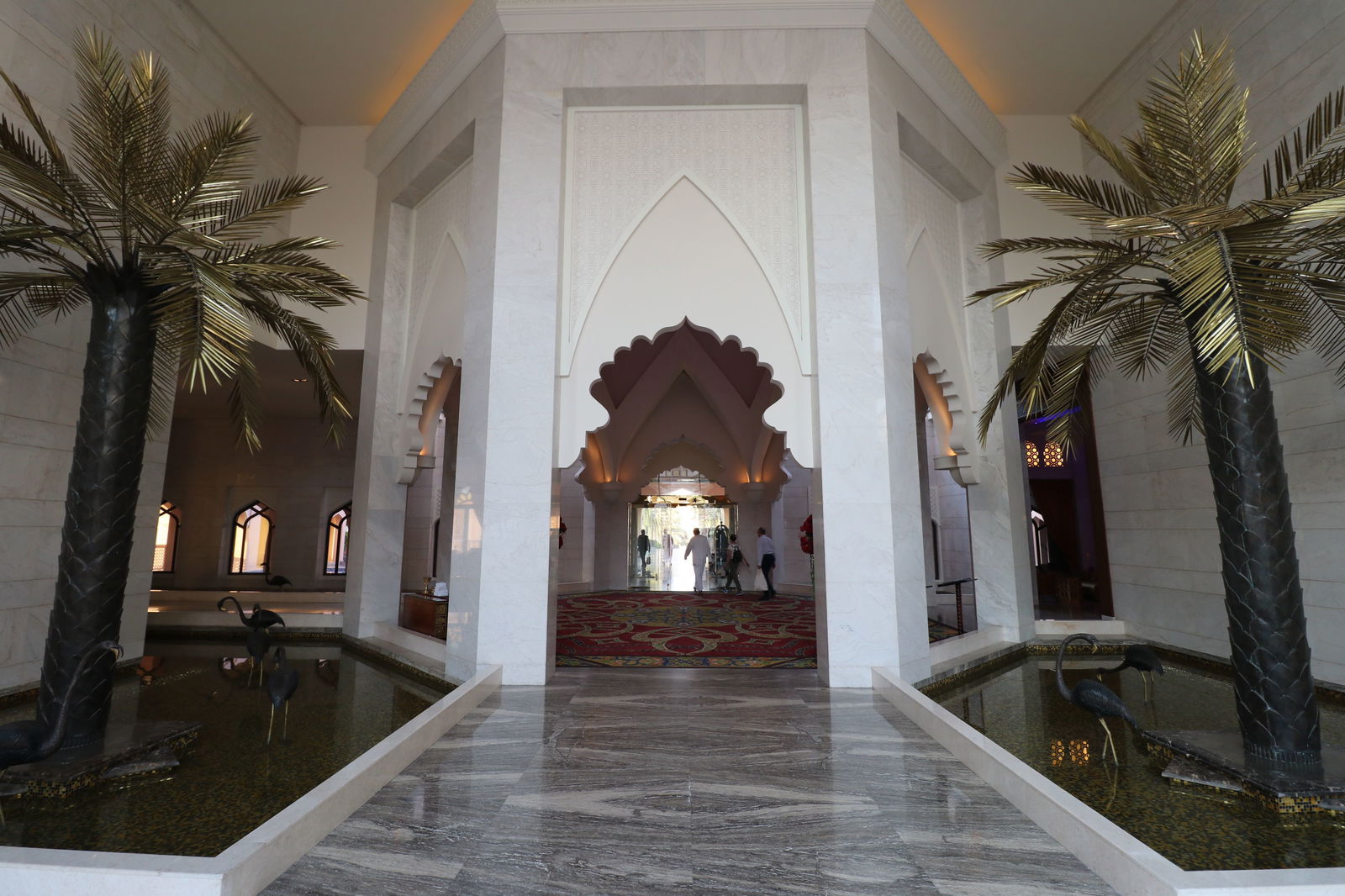 Shangri-La Barr Al Jissah Resort entryway