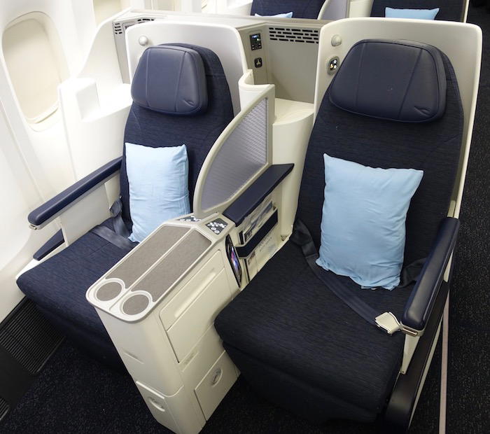 Kuwait-Airways-777-Business-Class - 3