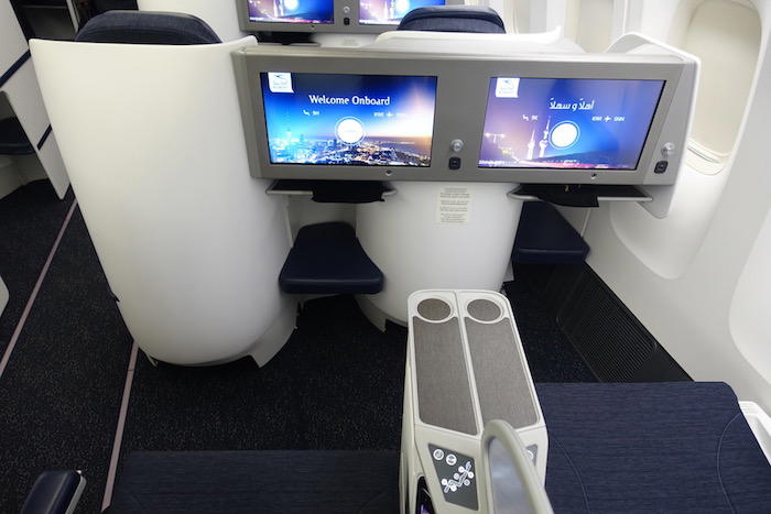 Kuwait-Airways-777-Business-Class - 4