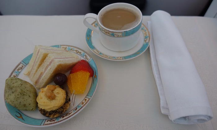 Kuwait-Airways-777-Business-Class - 41