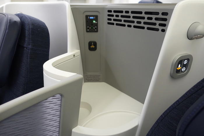 Kuwait-Airways-777-Business-Class - 7