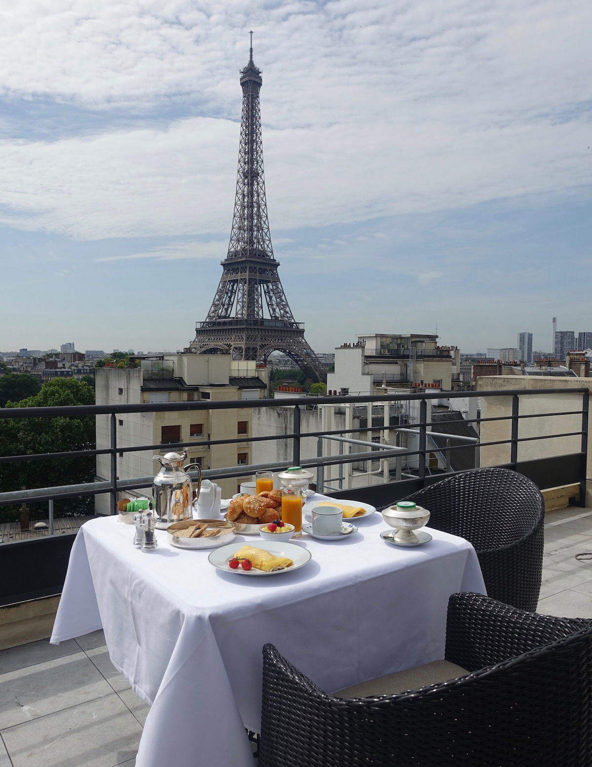 Shangri-La Hotel Eiffel Tower King Bedroom view of the Eiffel Tower