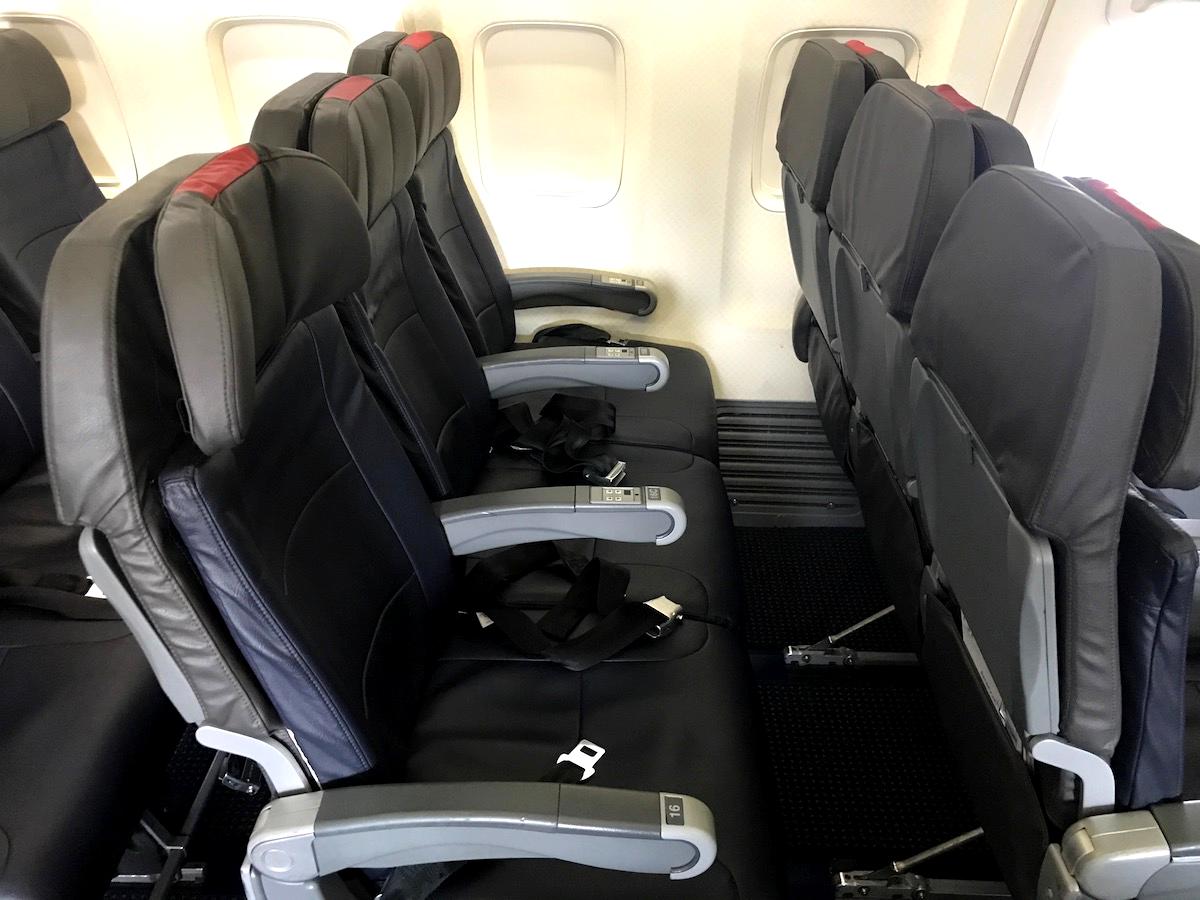 What does the X mean on the seat map? Trying to decide if I should move  seats. : r/delta
