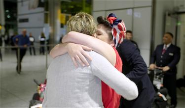 Tearjerker: British Airways Reunites Couple 10,000 Miles Apart