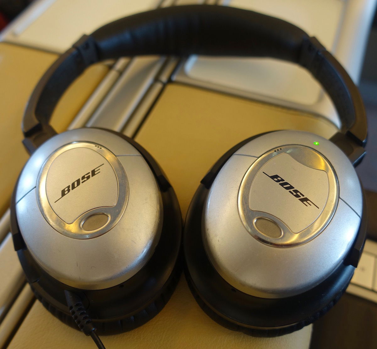 American discount airlines headphones